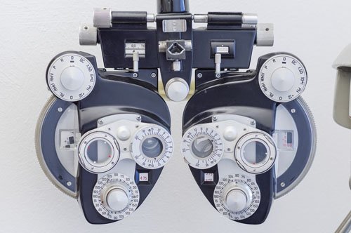 Phoropter zur Anpassung von Brillenglaesern oder Kontaktlinsen